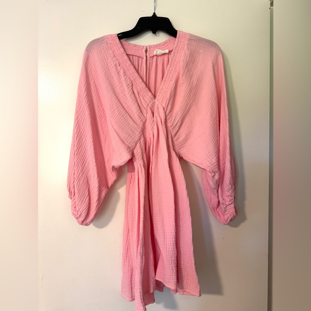 Chic crinkle cotton V-neck dress